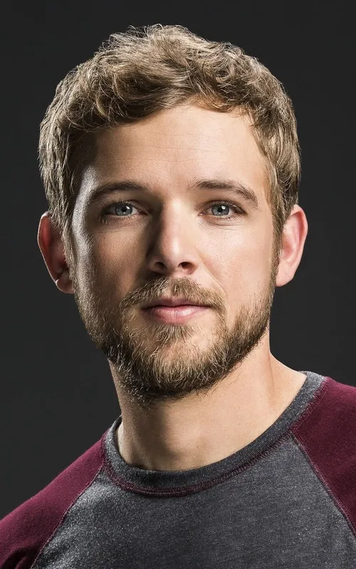 Max Thieriot