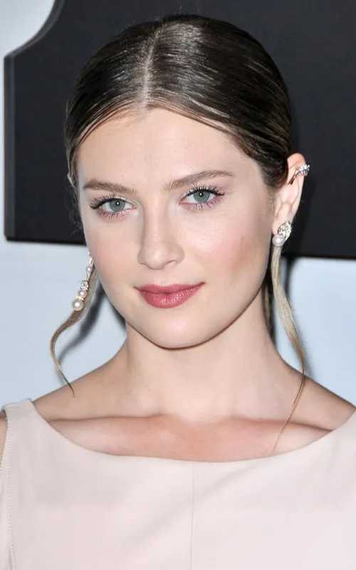 Zoe Levin