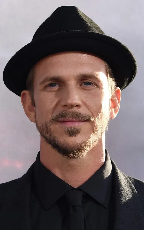 Gustaf Skarsgård