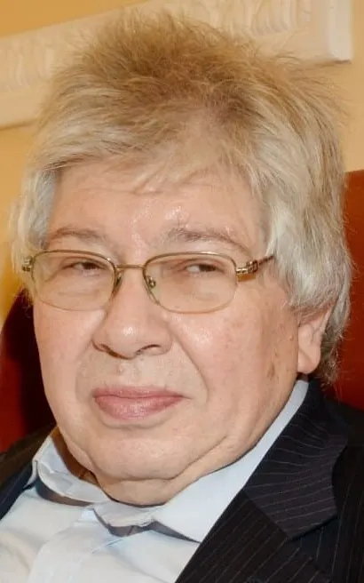 Kirill Razlogov