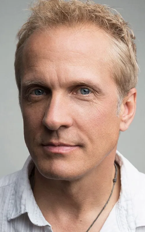 Patrick Fabian