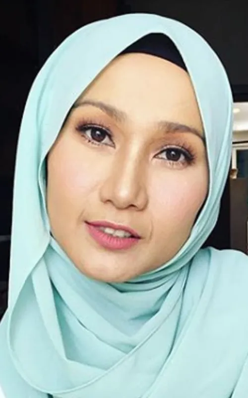 Amy Mastura