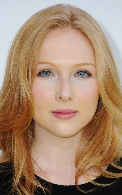 Molly C. Quinn