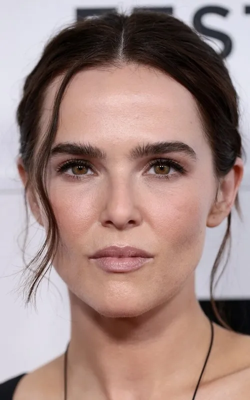 Zoey Deutch