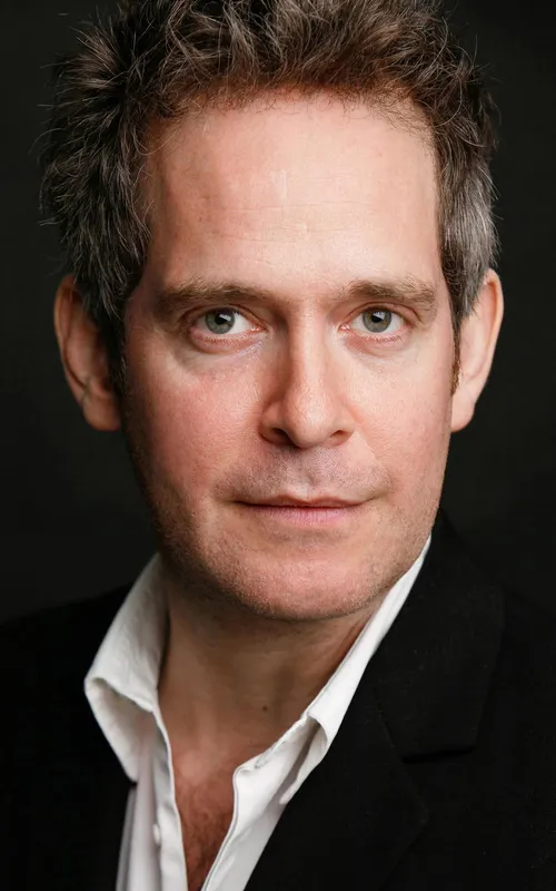 Tom Hollander