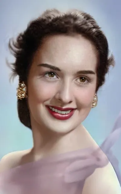 Gloria Romero