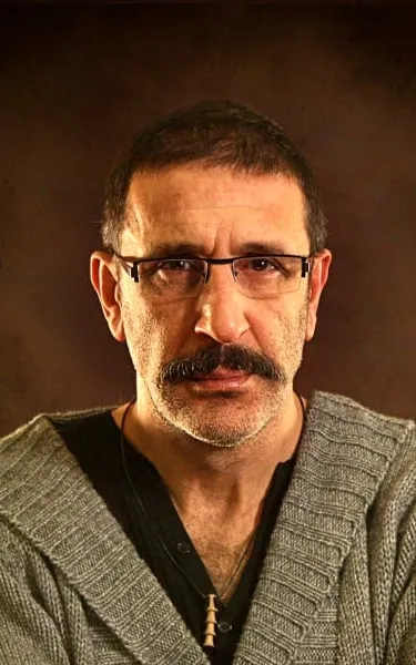 Cem Özer