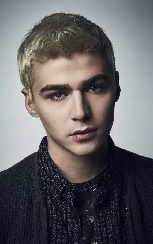 Miles Heizer