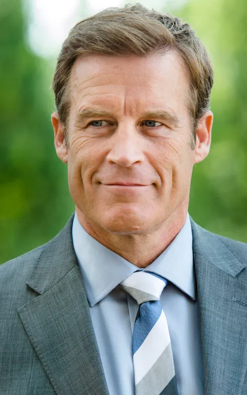 Mark Valley