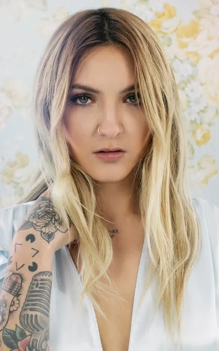 Julia Michaels