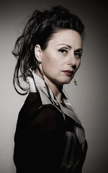 Hana Azoulay-Hasfari