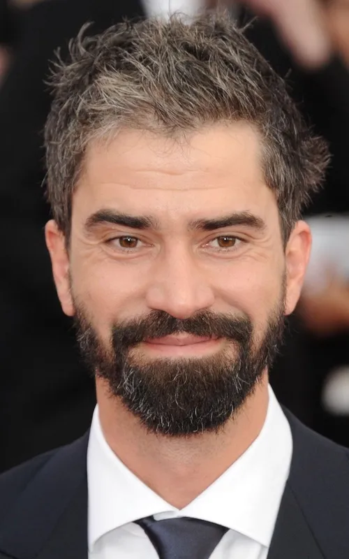 Hamish Linklater