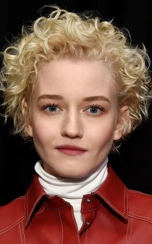 Julia Garner