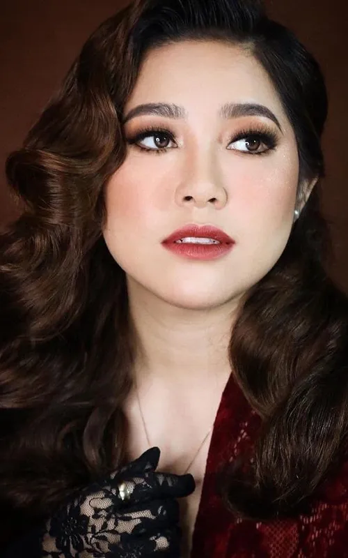 Moira dela Torre