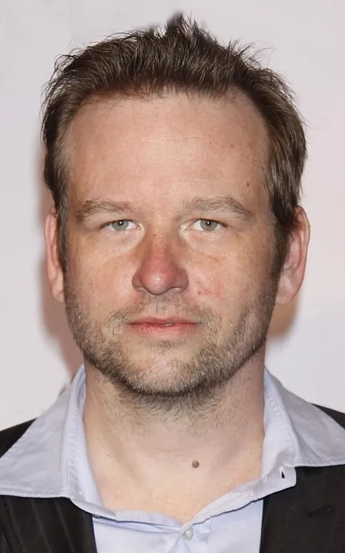 Dallas Roberts