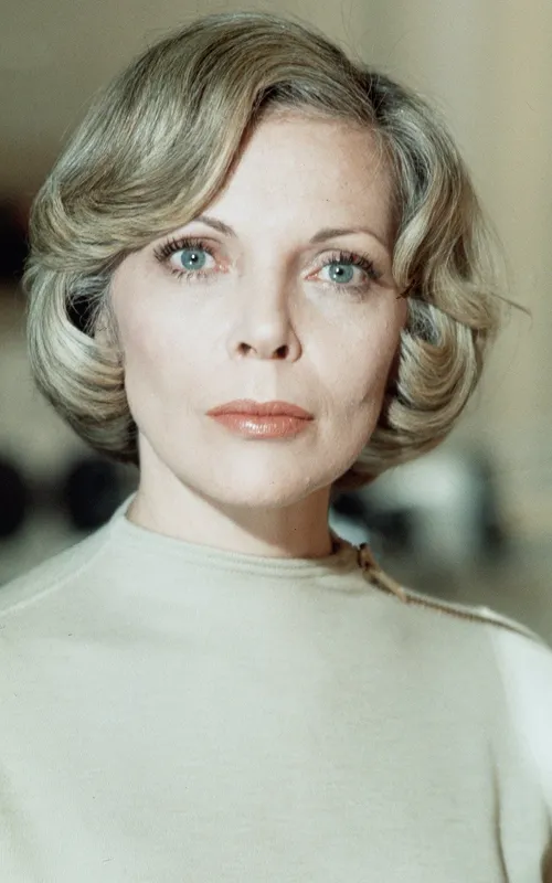 Barbara Bain