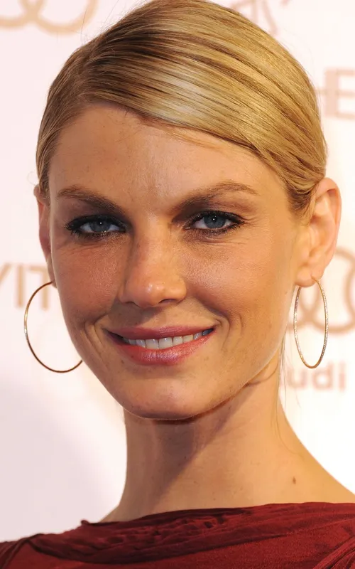 Angela Lindvall