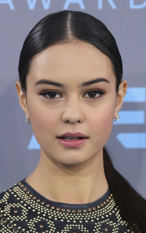 Courtney Eaton