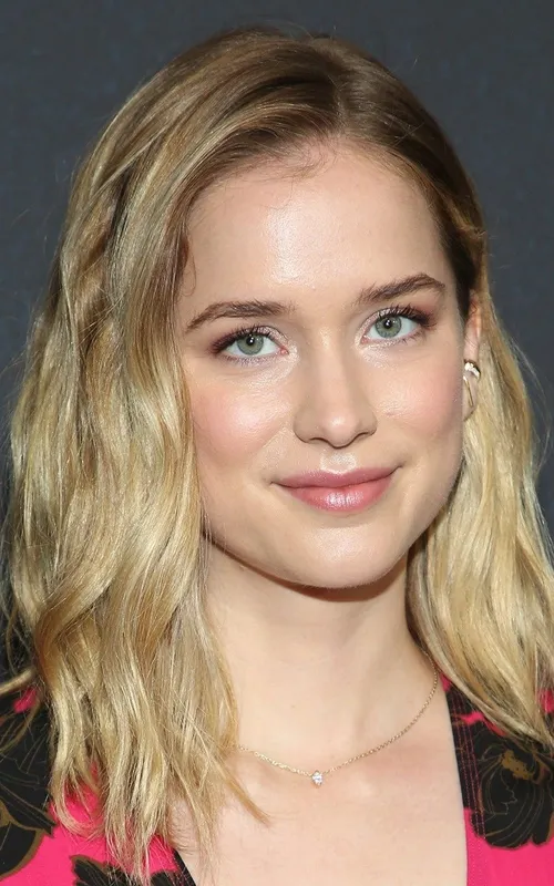 Elizabeth Lail