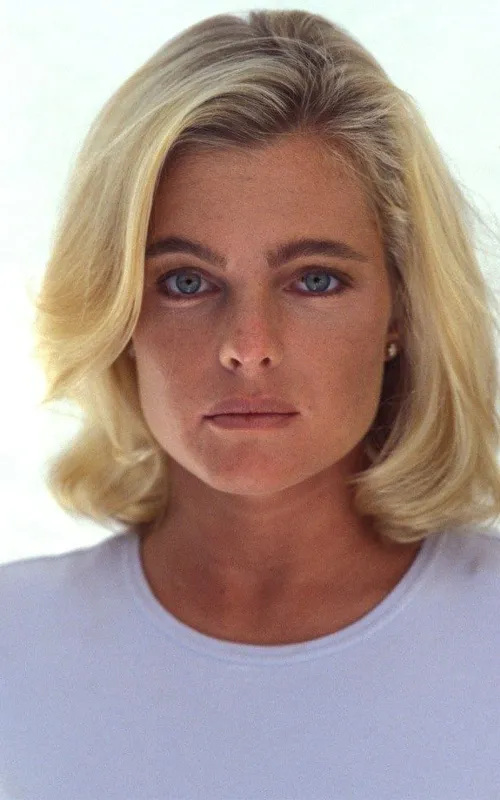 Erika Eleniak