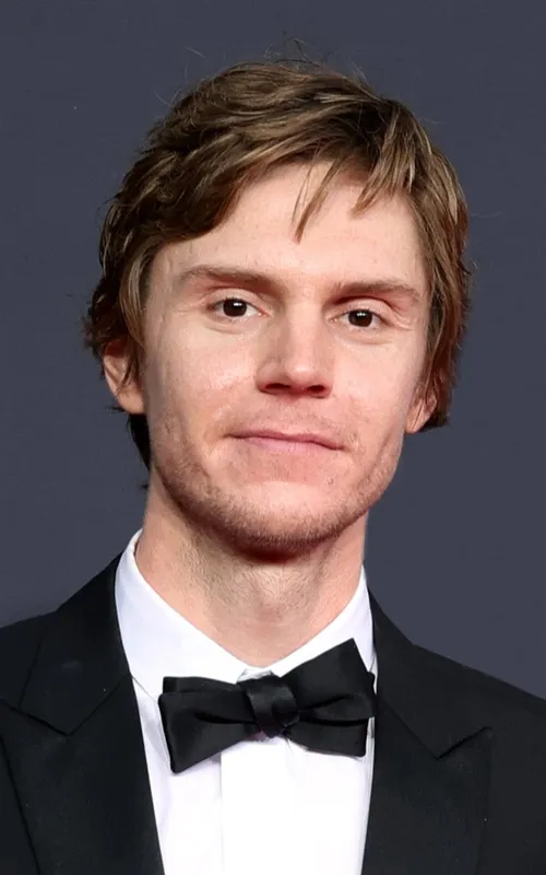 Evan Peters