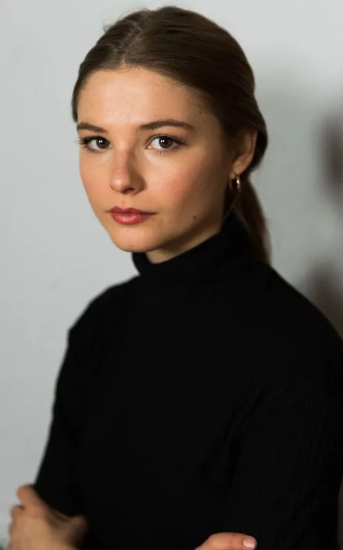 Stefanie Scott