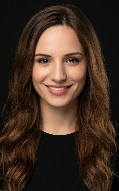 Nur Tüzün