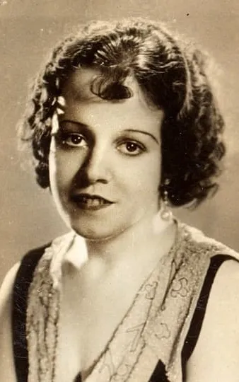 Daisy Hilton