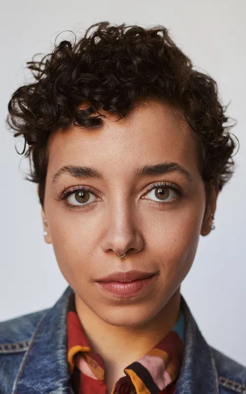 Claire Saunders