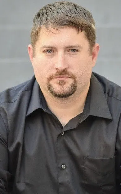 Elliott Carr