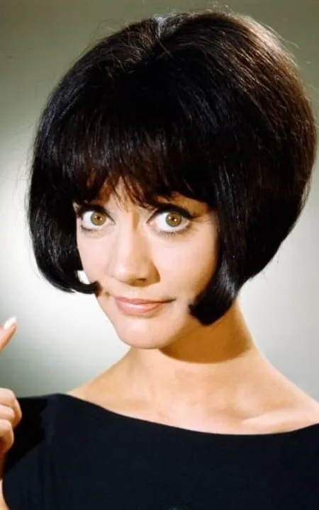 Amanda Barrie