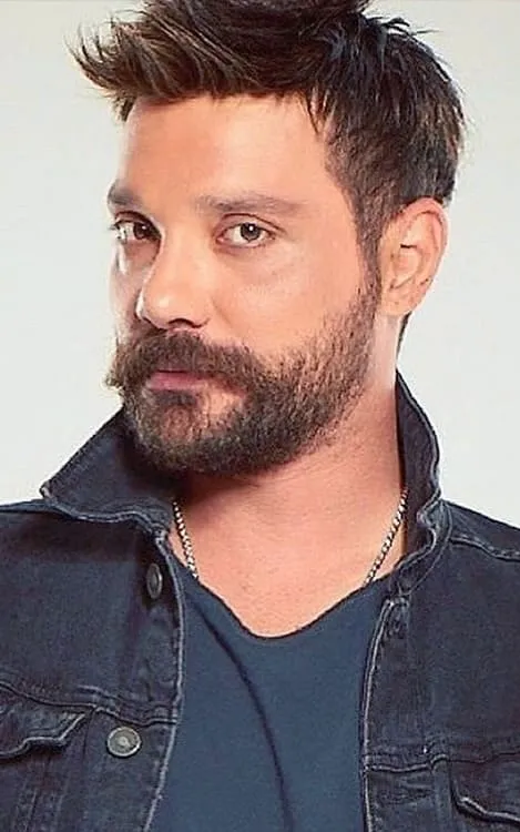 Oğuzhan Uğur