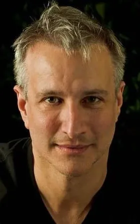 Bronson Pinchot