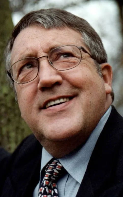Kent Finell