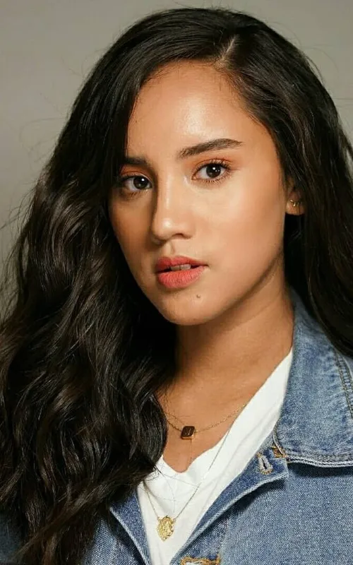Julianne Gomez