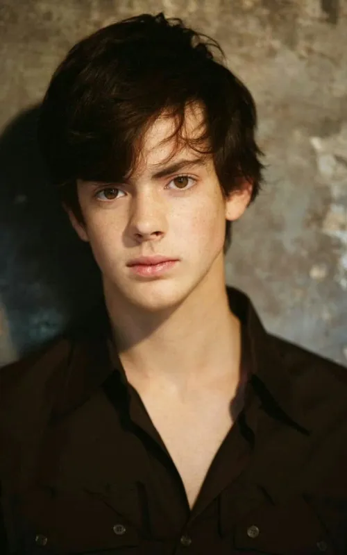 Skandar Keynes