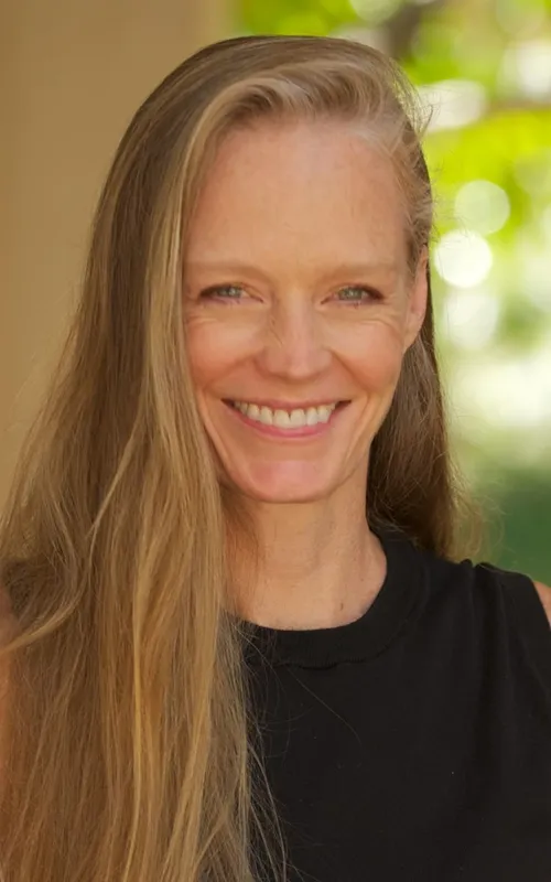 Suzy Amis