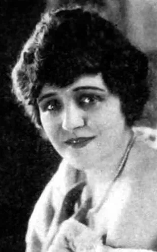 Lila Leslie