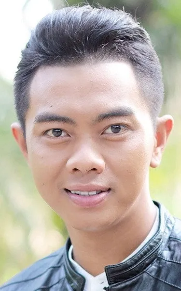 Zak Chumpae