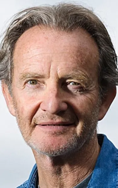 Anton Lesser