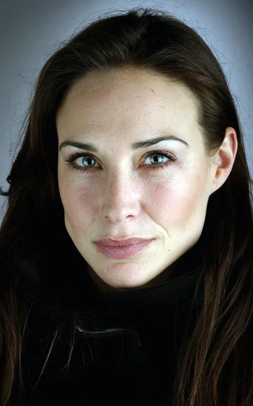 Claire Forlani