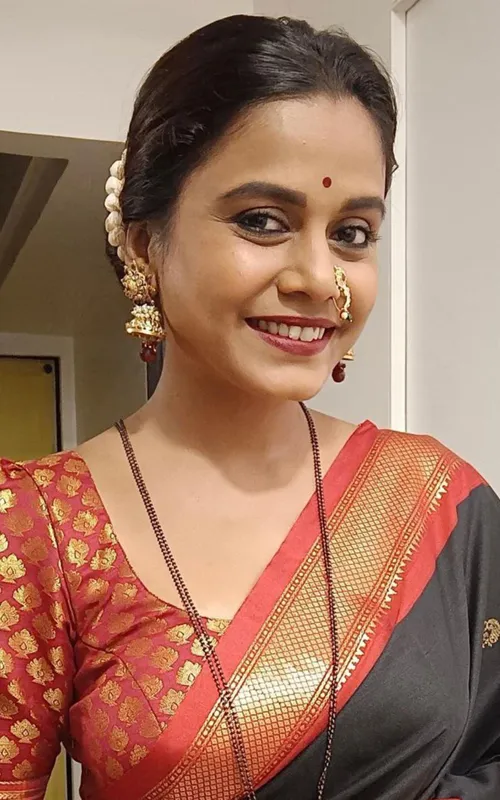 Hemangi Kavi