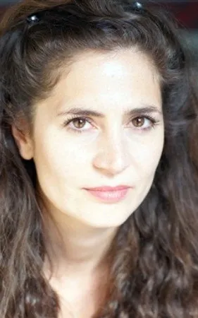 Lara Suyeux