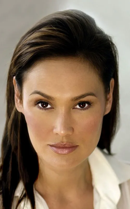 Tia Carrere