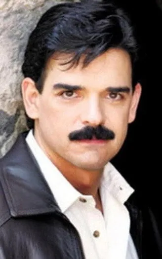 José Llamas