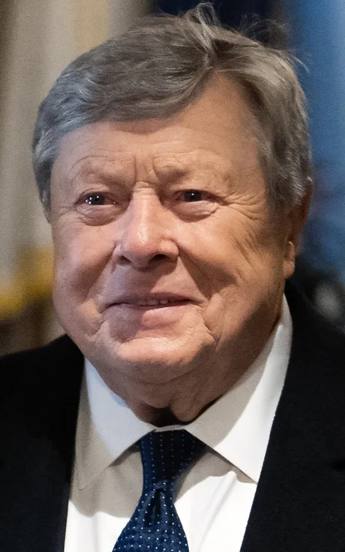 Viktor Knavs