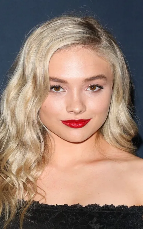 Natalie Alyn Lind