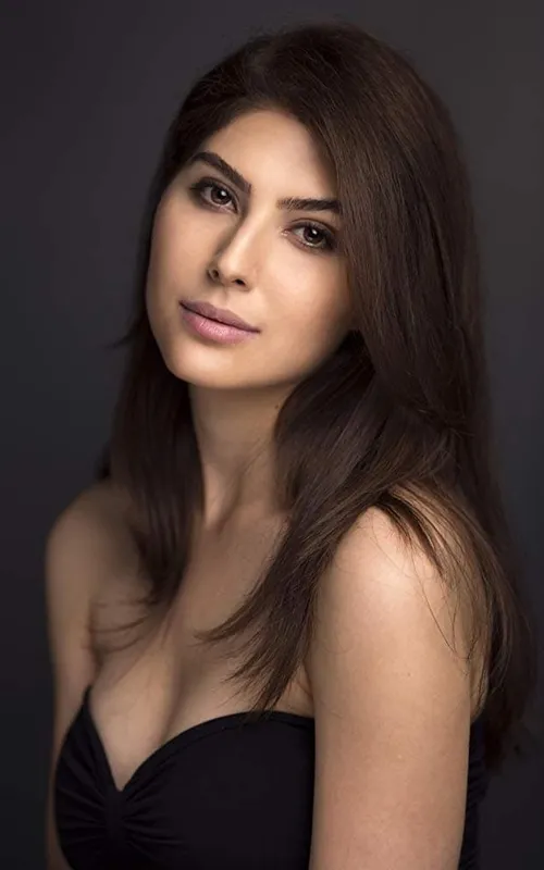 Elnaaz Norouzi