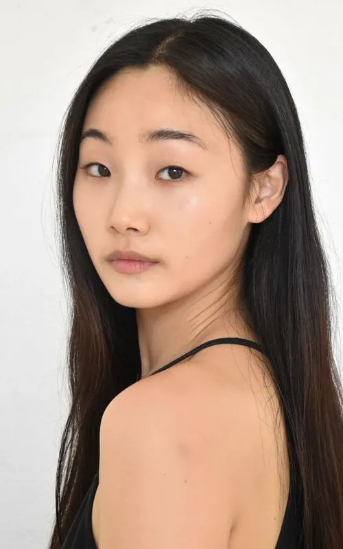 Yoojin Lee