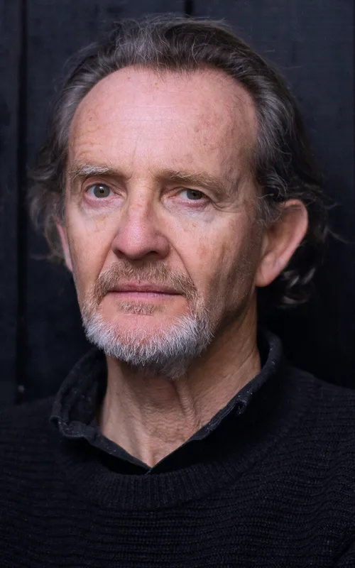 Anton Lesser